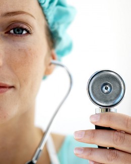 Stire din Sănătate : Medicii români vor fi pregătiți cu franci elvețieni