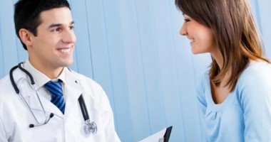 Stire din Monden : Doctor însurat prins în cabinet în toiul unei partide de sex