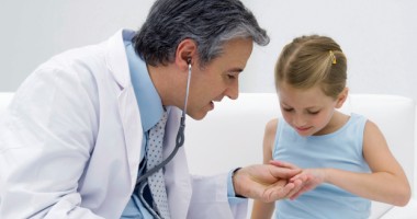 Stire din Sănătate : Medicii amenință cu blocarea sistemului