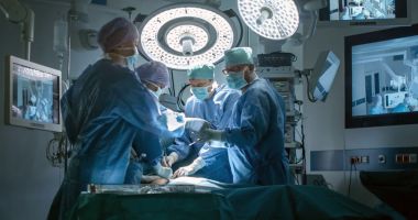 Stire din Sănătate : Caz mai puțin obișnuit. O femeie care se plângea de dureri abdominale, a descoperit că avea o tumoră gigant
