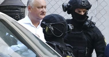 Stire din Actualitate : Arestul la domiciliu pentru fostul preşedinte Igor Dodon, prelungit cu încă 30 de zile