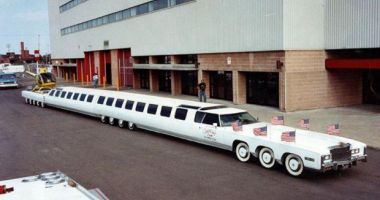 Stire din Auto : VIDEO. RECORD MONDIAL. Cum arată cea mai lungă mașină construită vreodată