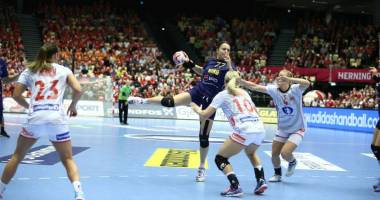 GALERIE FOTO. Naționala de Handbal a României va lupta pentru bronzul mondial - 3