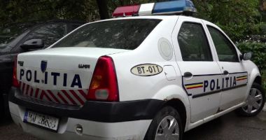 Stire din Eveniment : Doi șoferi, prinși circulând cu viteză, au declarat Poliției că mașinile erau conduse de femei