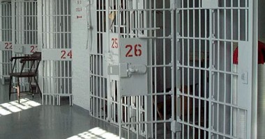 Stire din Eveniment : Doi ani de închisoare, pentru șantaj și violare de domiciliu