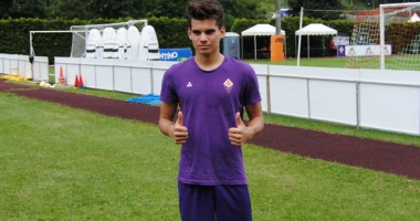 Stire din Sport : Hagi jr. și Manea, nominalizați la trofeul Golden Boy