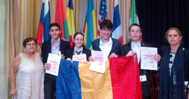 Stire din Cultură-Educație : Cei doi mirciști care fac, din nou, cinste României