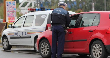 Stire din Eveniment : Doi polițiști constănțeni, prinși în timp ce primeau mită de la un șofer
