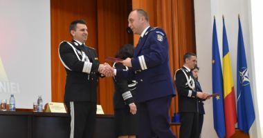 Doi polițiști constănțeni, premiați cu Emblema de onoare a Ministerului Afacerilor Interne - 3
