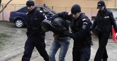 Stire din Eveniment : Doi tâlhari care jefuiau prostituatele din Constanța, arestați