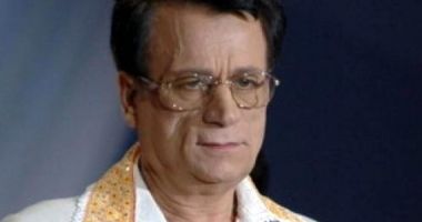 Stire din Actualitate : Lacrimi și flori la mormântul lui Ion Dolănescu