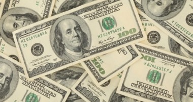 Stire din Economie : Dolarul american a intrat și astăzi la apă