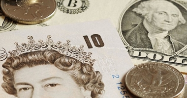 Dolarul, singurul câștigător  de pe urma Brexit-ului