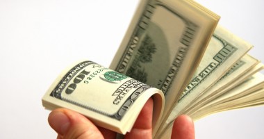 Stire din Economie : Dolarul american s-a depreciat iarăși