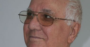 Stire din Cultură-Educație : A murit Jean Badea, fost secretar literar al Teatrului "Fantasio"