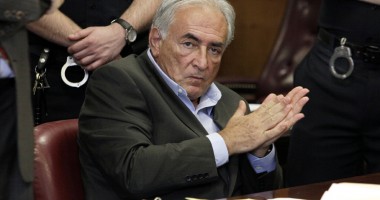 Stire din Actualitate : Dominique Strauss-Kahn i-a plătit  cameristei violate 1,5 milioane de dolari