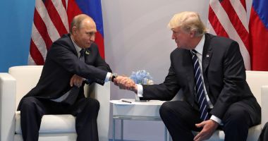 Stire din Actualitate : Donald Trump l-a felicitat pe Vladimir Putin după depunerea jurământului