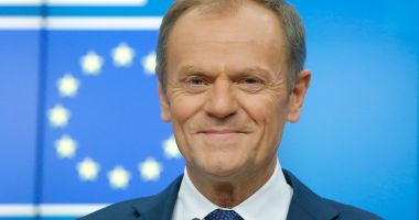 Stire din Actualitate : Donald Tusk, mandatat de liderii UE să găsească un viitor președinte al Comisiei Europene