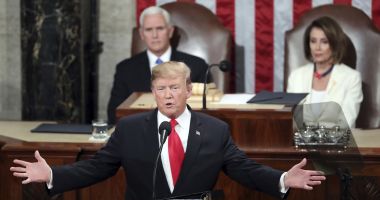Stire din Actualitate : Donald Trump s-a lăudat cu promisiunile sale respectate în fața unui Congres divizat