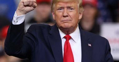 Stire din Actualitate : Donald Trump, achitat în procesul de destituire