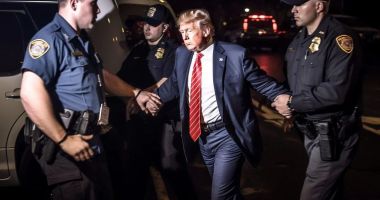 NEWS ALERT: Fostul președinte al SUA, Donald Trump, a fost arestat