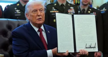 Stire din Actualitate : Donald Trump clasifică fentanilul drept armă de distrugere în masă