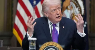 Stire din Actualitate : Donald Trump spune că războiul împotriva Iranului aproape s-a încheiat