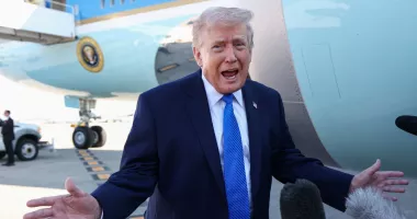 Stire din Actualitate : Donald Trump afirmă că o schimbare de regim este în curs în Iran
