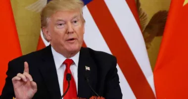 Stire din Actualitate : Donald Trump amenință China cu tarife vamale de 50%