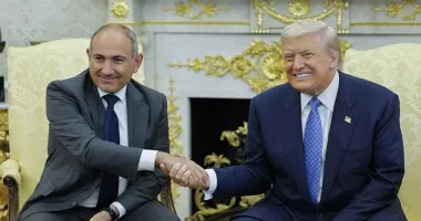 Stire din Actualitate : Donald Trump îl susține pe premierul armean Pașinian la alegerile din 7 iunie