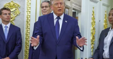 Donald Trump susține că Groenlanda ar trebui să fie controlată de SUA, nu de Danemarca