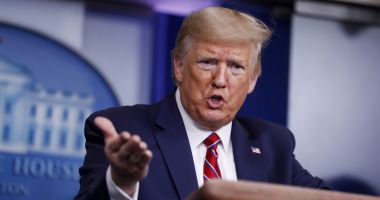 Donald Trump nu poartă mască pentru că nu ar vrea să arate "ridicol"