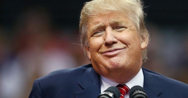 Stire din Actualitate : Este oficial! Donald Trump, candidatul Partidului Republican pentru alegerile prezidențiale