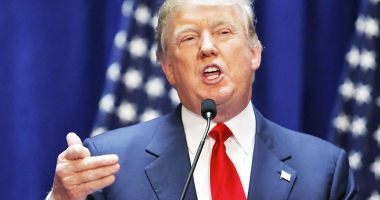 Stire din Actualitate : Donald Trump cere producătorilor auto să construiască noi fabrici în SUA