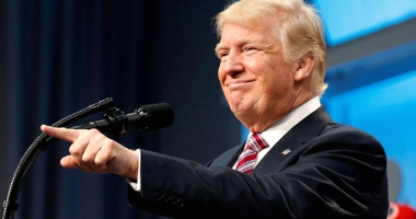 Stire din Actualitate : Donald Trump: Atacul armat din Texas  nu este o problemă legată de armele de foc