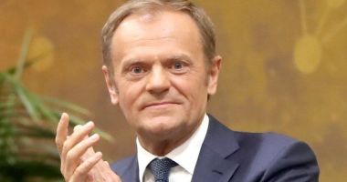 Stire din Eveniment : Donald Tusk, moment impresionant: "Prima mașină a familiei a fost o Dacia 1300"