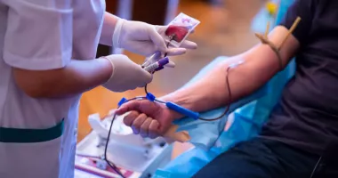 Stire din Social : Zi de naștere cu scop nobil. Sânge donat pentru copii și mame în dificultate