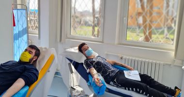 Stire din Social : Rupeţi-vă din timpul vostru liber şi donaţi sânge! Ajutaţi-vă semenii!