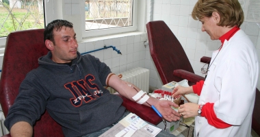 Stire din Sănătate : Pacienții au nevoie urgentă de transfuzii! Donatorii de sânge sunt recompensați