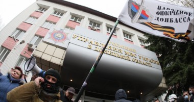 Stire din Actualitate : "Republica" autoproclamată de la Donețk își face armată: "Trebuie să luăm puterea în propriile mâini"