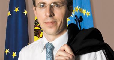 Stire din Actualitate : Alegeri locale în Republica Moldova: Dorin Chirtoacă, ales primar al Chișinăului pentru al treilea mandat