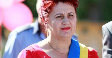 Stire din Politică-Administrație : "Baza sportivă este aproape de final, este realizată în proporție de 85%"