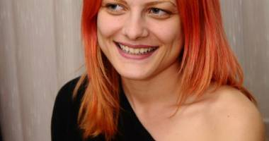 Stire din Cultură-Educație : Doris Ciortan vine în fața constănțenilor cu piesa "La noroc"