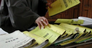 Stire din Eveniment : Peste 20.000 de dosare penale, pe birourile procurorilor din Constanța, în 2012
