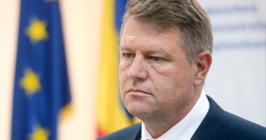 Stire din Politică-Administrație : Dosarul de incompatibilitate al lui Iohannis, tergiversat la ÎCCJ