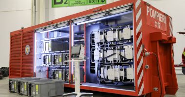 FOTO. Dotări noi la IGSU: ambulanțe pentru transportul pacienților cu risc biologic, containere medicale, ventilatoare mari - 5