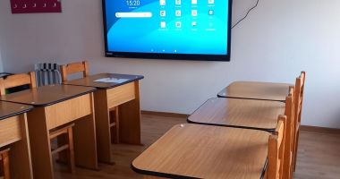 Stire din Cultură-Educație : Centrele educaționale constănțene, dotate cu echipamente în valoare de aproximativ 90.000 euro