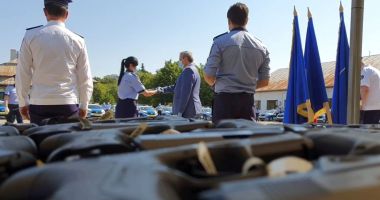 Stire din Eveniment : Primele pistoale Beretta au ajuns la polițiști. "Există un virus mai periculos decât COVID!"