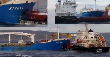 Două bulk carriere au rămas cuplate după ce s-au ciocnit