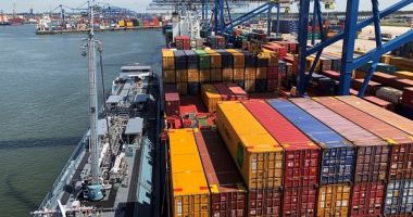 Stire din Economie : Două containere cu cocaină, descoperite în portul Rotterdam
